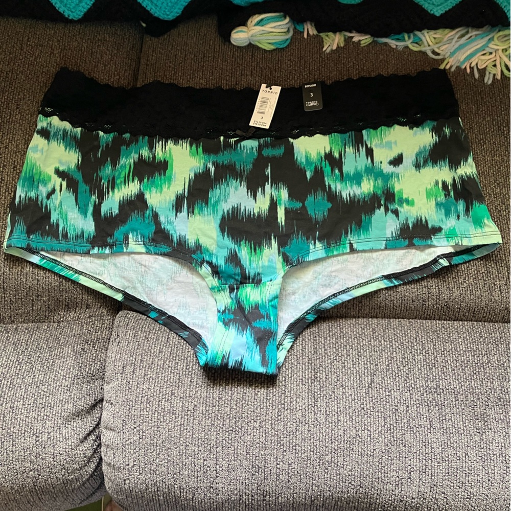 Torrid Boyshort Size 3-NWT